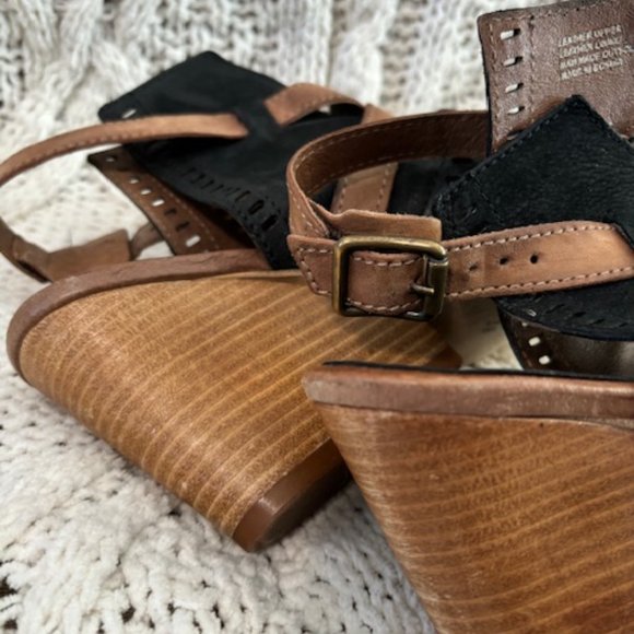 Black Sandal - Picture 5 of 8